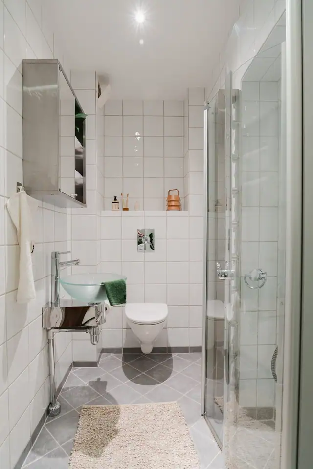 Hengetoalett på badet