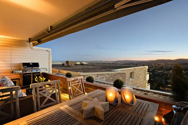 Gjennomgående og eksklusiv terrasseleilighet med svært høy standard.