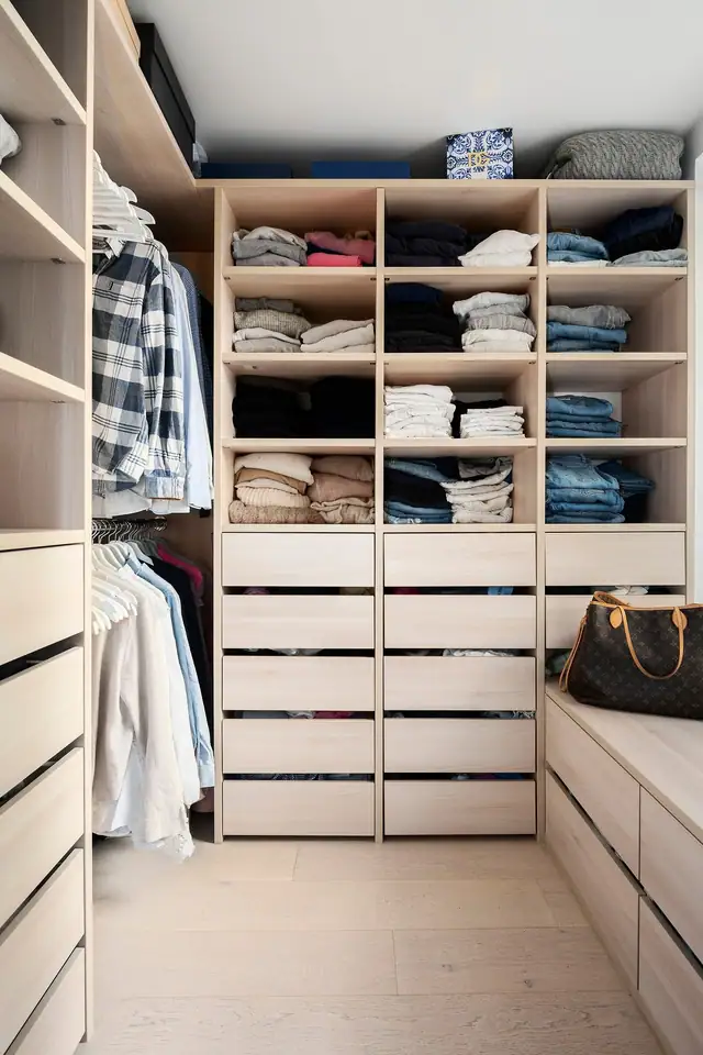 Walk-in-closet tilknyttet hovedsov